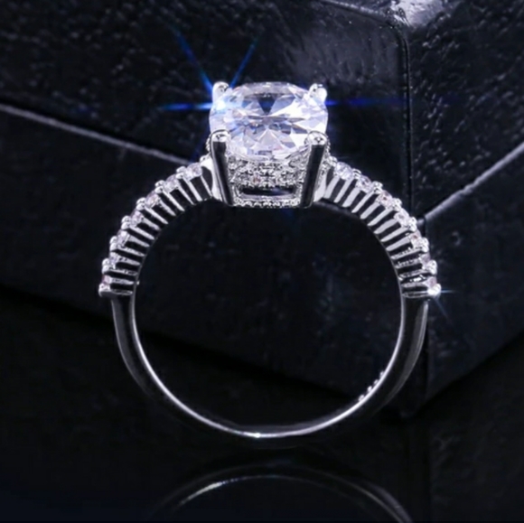 New Silver Oval Ring - Picture 2 of 6